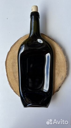 Тарелка бутылка винная