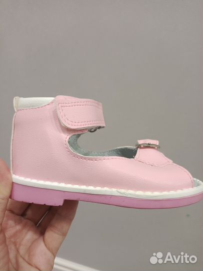 Сандалии для девочки