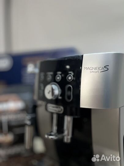 Кофемашина DeLonghi ecam 250.23.SB