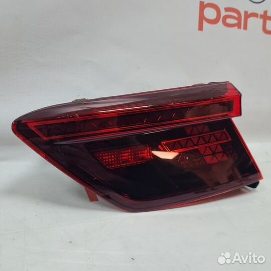 Фонарь задний правый внутренний Volkswagen Tiguan
