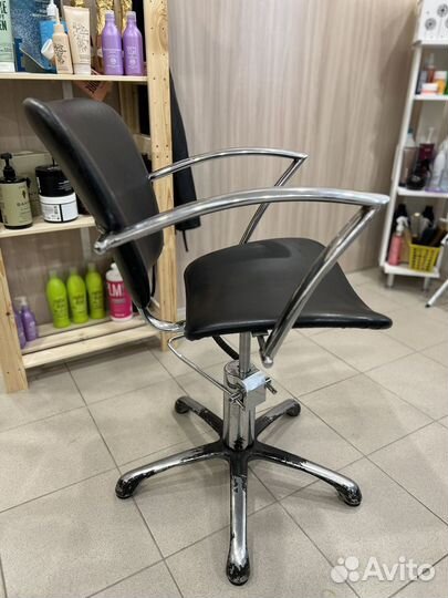 Парикмахерское кресло