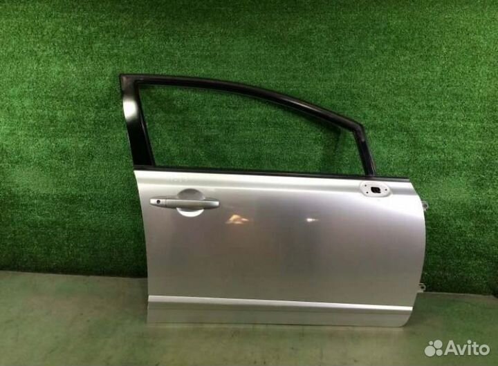 Дверь передняя правая Honda Civic 4D