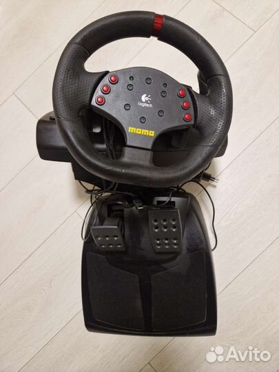 Игровой руль Logitech momo Racing