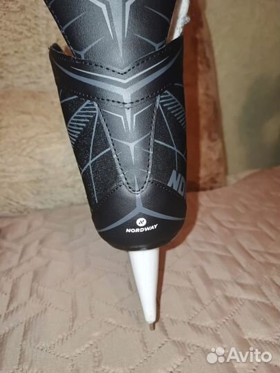 Коньки хоккейные 40 размер