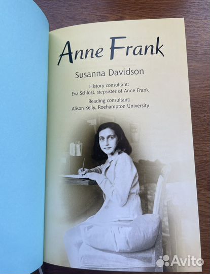 Книга об Анне Франк на английском языке