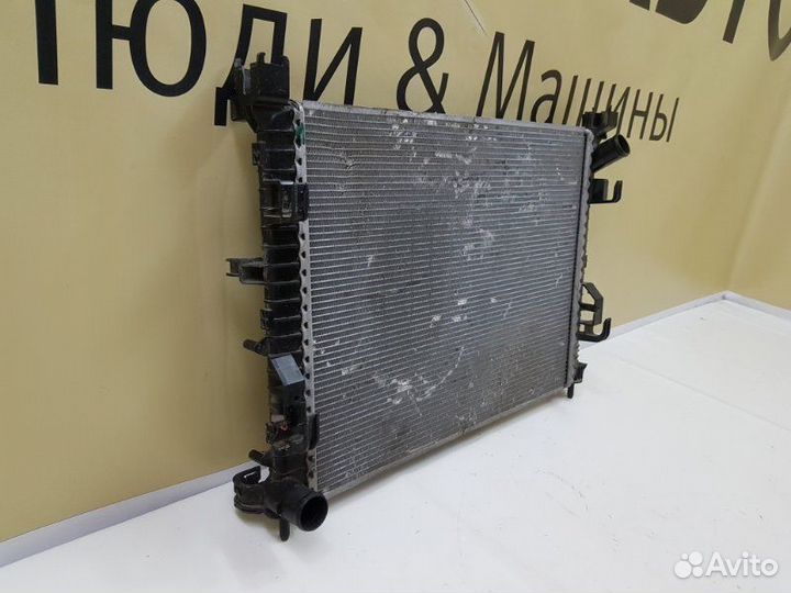 Радиатор охлаждения Renault Duster 1