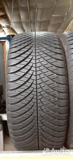 Goodyear Vector 4Seasons 225/45 R17