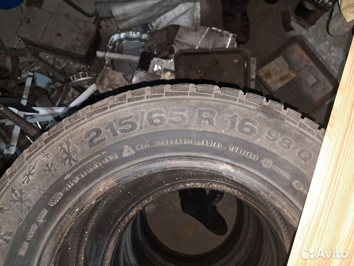 Continental Conti4x4IceContact 215/65 R16