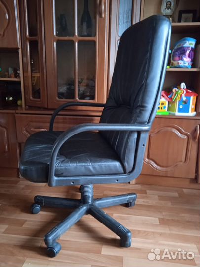 Компьютерное кресло руководителя бу