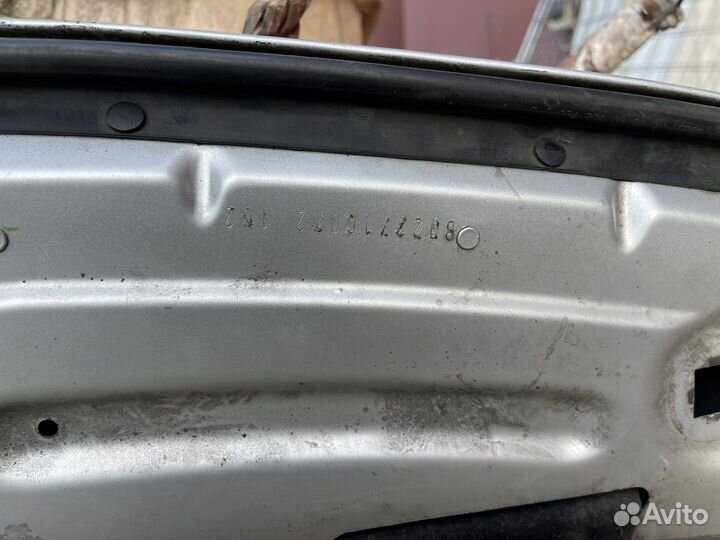 Капот Mercedes W204