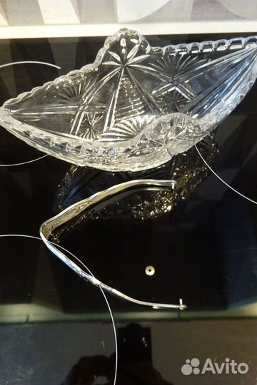 Хрустальная конфетница с ручкой