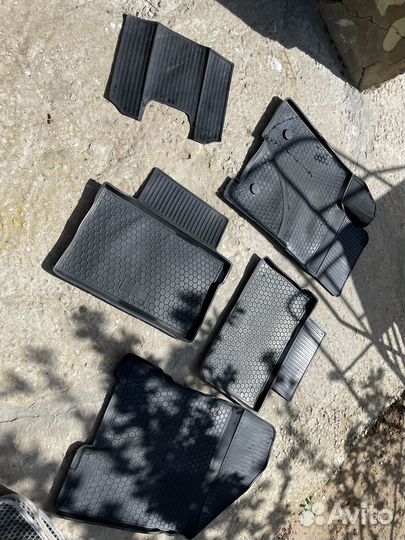 Автомобильные коврики резиновые на LADA весту