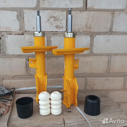 Стоки передним на ладу весту