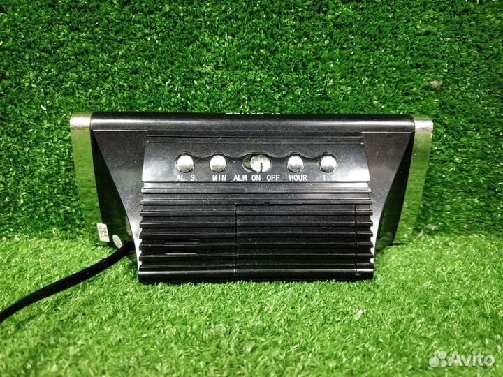 Электронные настольные часы VST