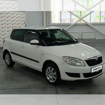 Skoda Fabia 1.6 AT, 2014, 160 421 км, с пробегом, цена 980 000 руб.