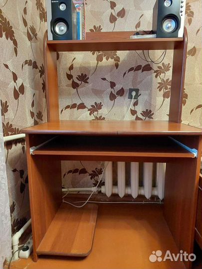 Компьютерный стол