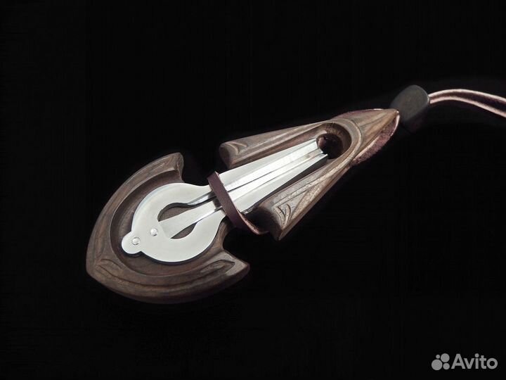 Варган Дмитрия Глазырина Компас в футляре Стрела