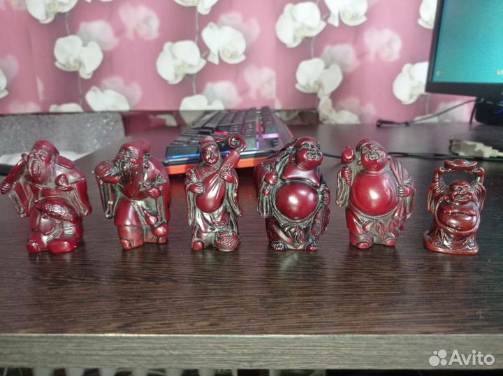 Фигурки статуэтки разные