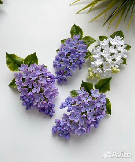 Брошь с сиренью ручной работа (холодный фарфор)