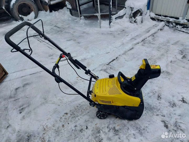 Снегоуборщик бензиновый (не самоходный)