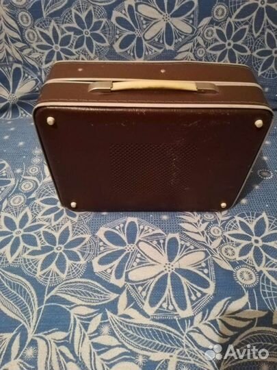 Проигрыватель винила Юность