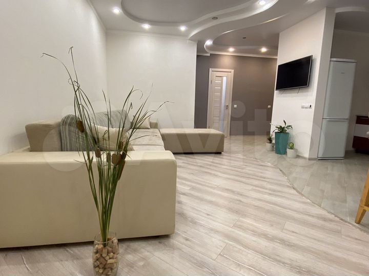 2-к. квартира, 63 м², 17/17 эт.