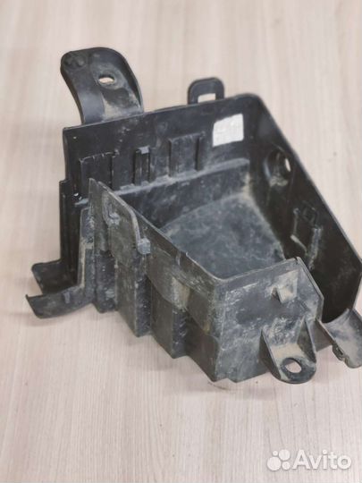 Корпус блока предохранителей Renault Logan