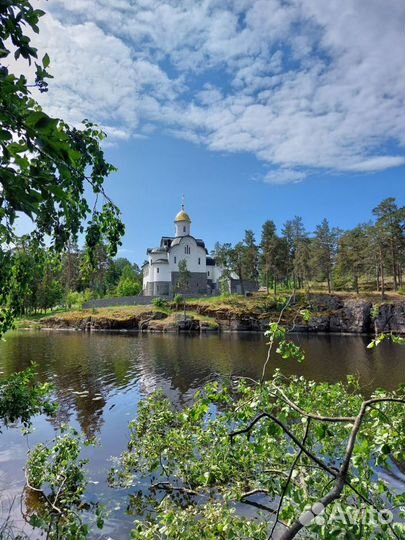 Прогулки на катере на Валаам с краеведом