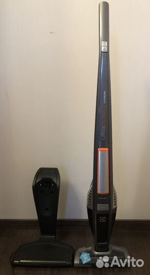 Пылесос вертикальный Electrolux UltraPower zb5022