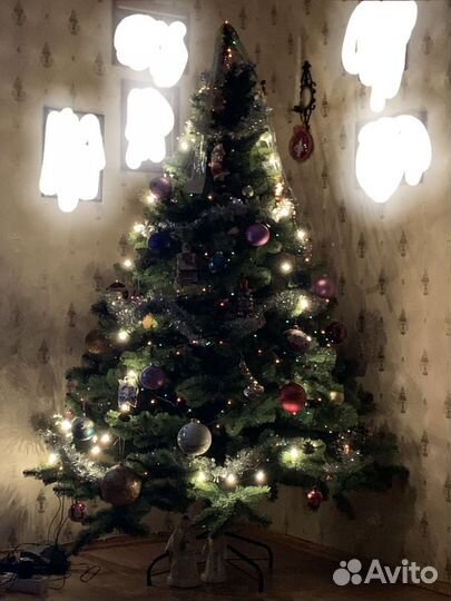 Елка искусственная 180 см с шишками