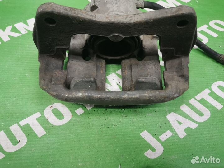 Суппорт Mitsubishi Carisma