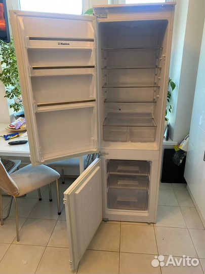 Встраиваемый Холодильник