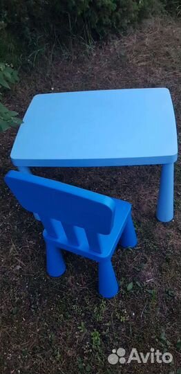 Синий стол IKEA маммут