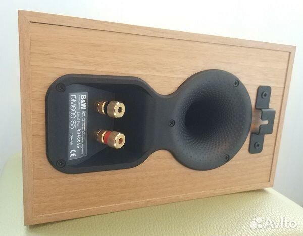 Акустика колонки Bowers & Wilkins DM600 S3