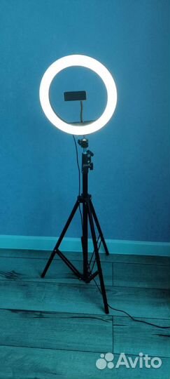 Кольцевая светодиодная лампа