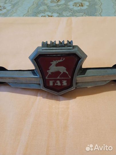 Газ 21 эмблема волга
