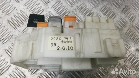 Блок предохранителей toyota RAV 4 ZCA2 (DBR04M101)