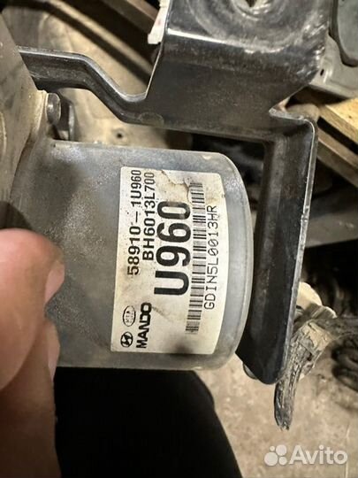 Блок ABS Kia Sorento 2 2.4 G4KJ 2WD 2011