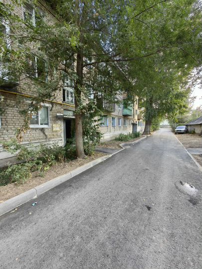 2-к. квартира, 46 м², 3/3 эт.