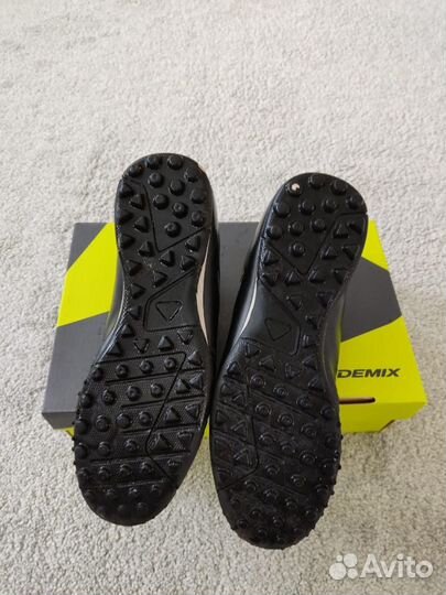Футбольные бутсы Demix
