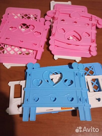 Детская игрушечная кровать