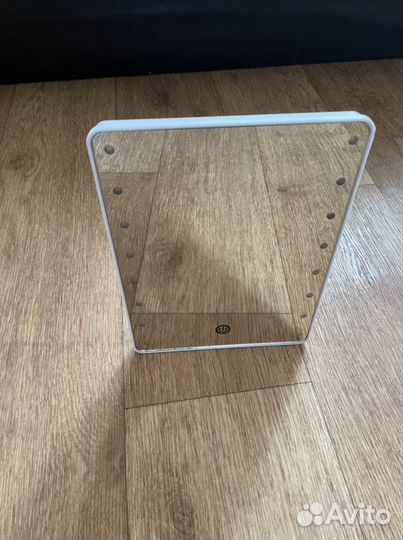 Зеркало с подсветкой настольное