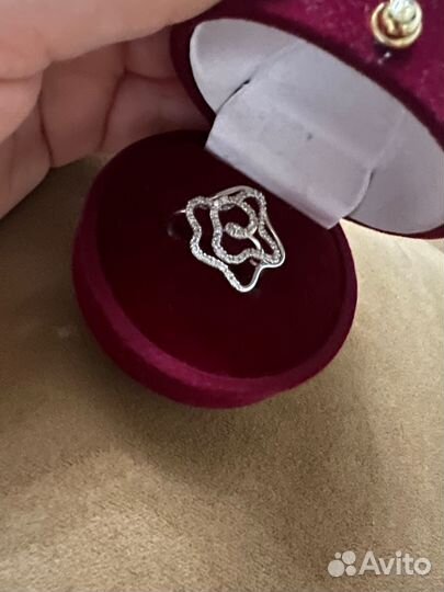 Золотое кольцо с бриллиантами