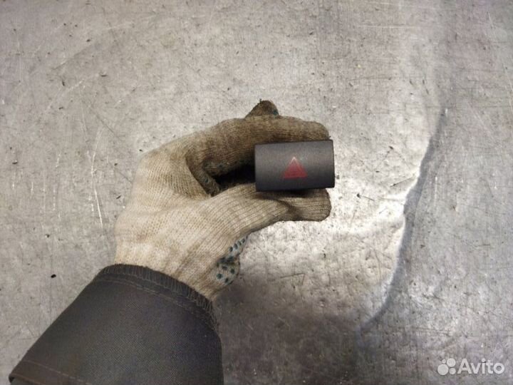 Кнопка аварийной сигнализации Kia Sorento D4CB 2.5