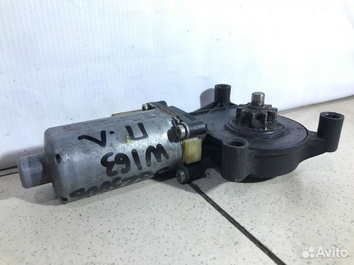 Моторчик переднего левого стеклоподъемника