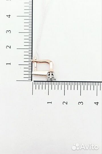 Серьги с синтетическим камнем Золото