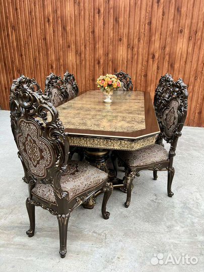 Стол и стулья