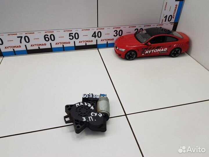 Моторчик стеклоподъемника задний правый