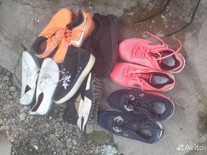 Кроссовки разных размеров