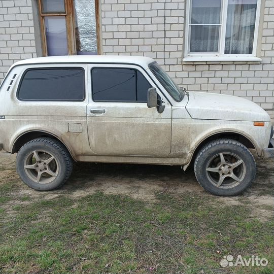 LADA 4x4 (Нива) 1.7 МТ, 2000, 127 000 км